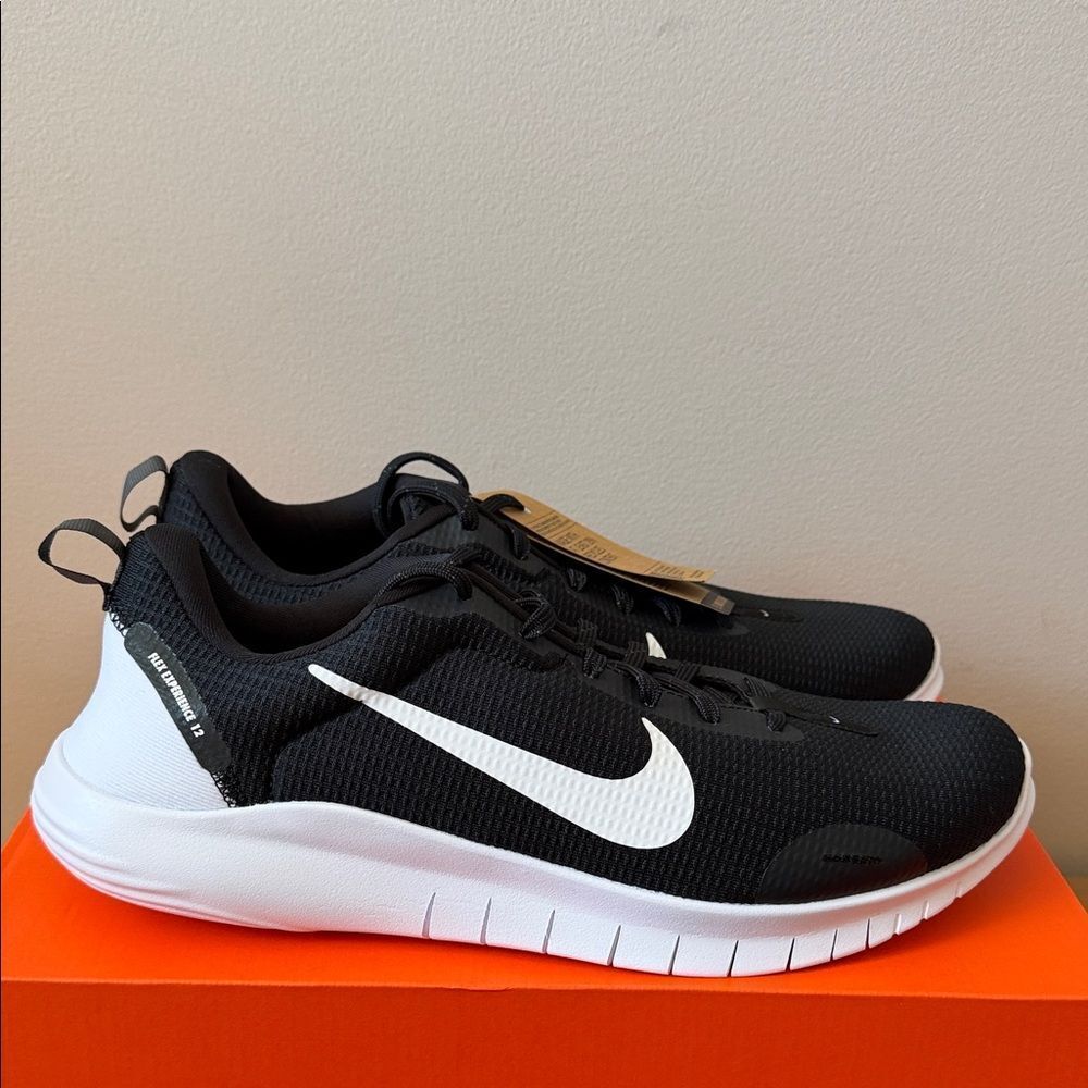 Nike Flex Experience Run 12 Black White DV0740-004 Men’s Size 11